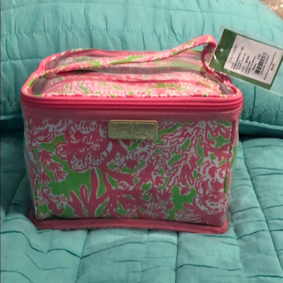 Lilly Pulitzer Handbags - NWT GWP make up bag set 4 bags total